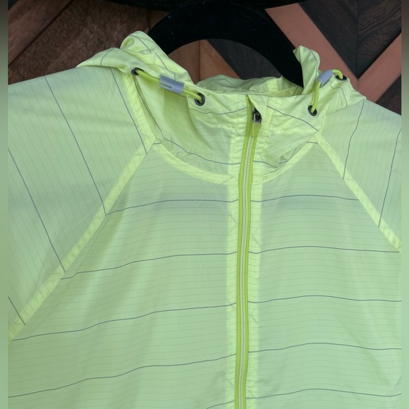 Athleta Spritz Run Jacket  Size XS Neon Yellow Zip Reflective - Picture 2 of 8